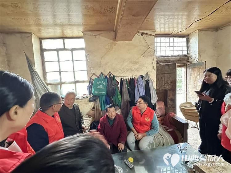 屯留正能量公益协会爱心志愿者们冒雨深入西丰宜村和东街村看望慰问残疾老人家庭及德高望重的人民教师并送上节日最美好的祝福 - 第15张 - 山西公益人 屯留正能量公益协会爱心志愿者们冒雨深入西丰宜村和东街村看望慰问残疾老人家庭及德高望重的人民教师并送上节日最美好的祝福 - 第15张