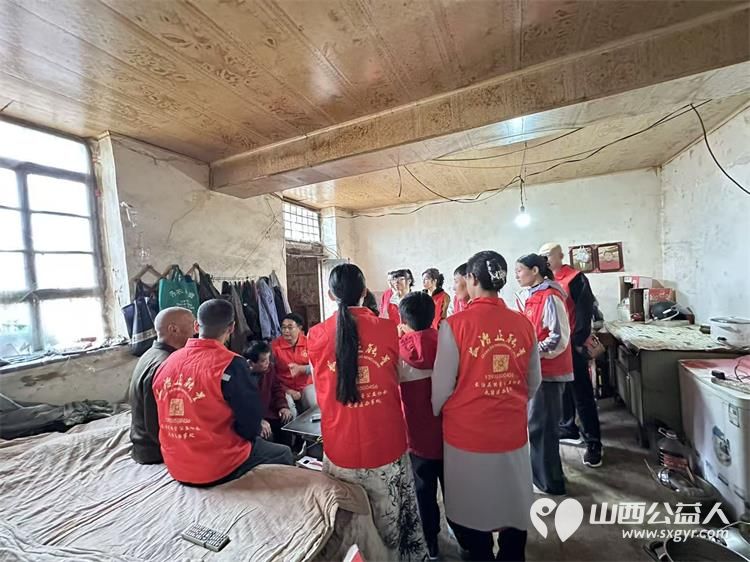 屯留正能量公益协会爱心志愿者们冒雨深入西丰宜村和东街村看望慰问残疾老人家庭及德高望重的人民教师并送上节日最美好的祝福 - 第19张 - 山西公益人 屯留正能量公益协会爱心志愿者们冒雨深入西丰宜村和东街村看望慰问残疾老人家庭及德高望重的人民教师并送上节日最美好的祝福 - 第19张