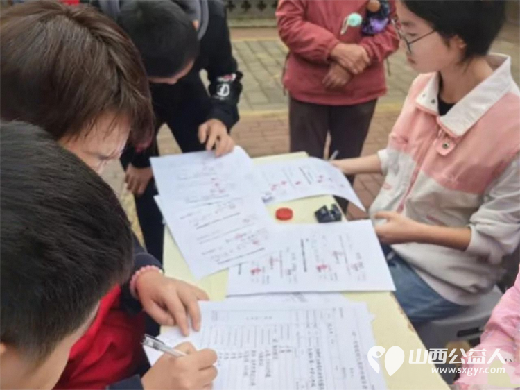 阳光长治&相伴成长----长治市阳光困境儿童帮扶协会携手屯留区民政局开展困境关怀帮扶活动 - 第4张 - 山西公益人 阳光长治&相伴成长----长治市阳光困境儿童帮扶协会携手屯留区民政局开展困境关怀帮扶活动 - 第4张
