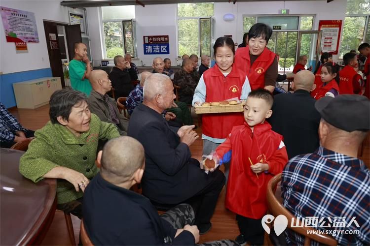 践行雷锋精神传递人间真情八月十五中秋节太原学花志愿服务中心组织小雷锋志愿活动我们的小志愿者们参加了做月饼活动 - 第9张