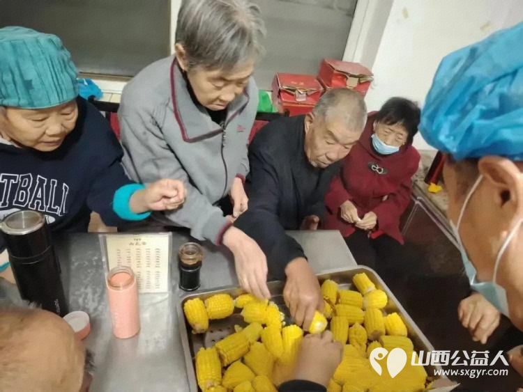 爱心玉米甜满人间 感谢小雨点公益志愿者协会志愿者周树枝向雨花斋二部捐赠200斤水果玉米 - 第1张 - 山西公益人 爱心玉米甜满人间 感谢小雨点公益志愿者协会志愿者周树枝向雨花斋二部捐赠200斤水果玉米 - 第1张