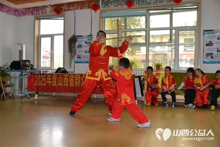 浓浓关爱显真情人间大爱在新东 太原市新东武术馆带着社会的关爱怀着对老年人的敬意走进太原市杏花岭区三桥养老服务中心开展公益表演慰问活动 - 第11张 - 山西公益人 浓浓关爱显真情人间大爱在新东 太原市新东武术馆带着社会的关爱怀着对老年人的敬意走进太原市杏花岭区三桥养老服务中心开展公益表演慰问活动 - 第11张