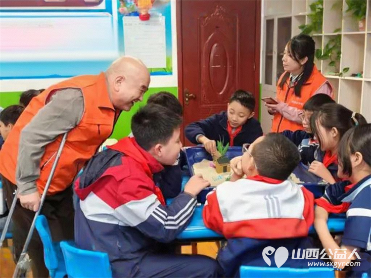 沙盘润心！山西人人心理健康志愿者在太原市尖草坪区西张小学护学生阳光成长为校园心育工作添力 - 第2张