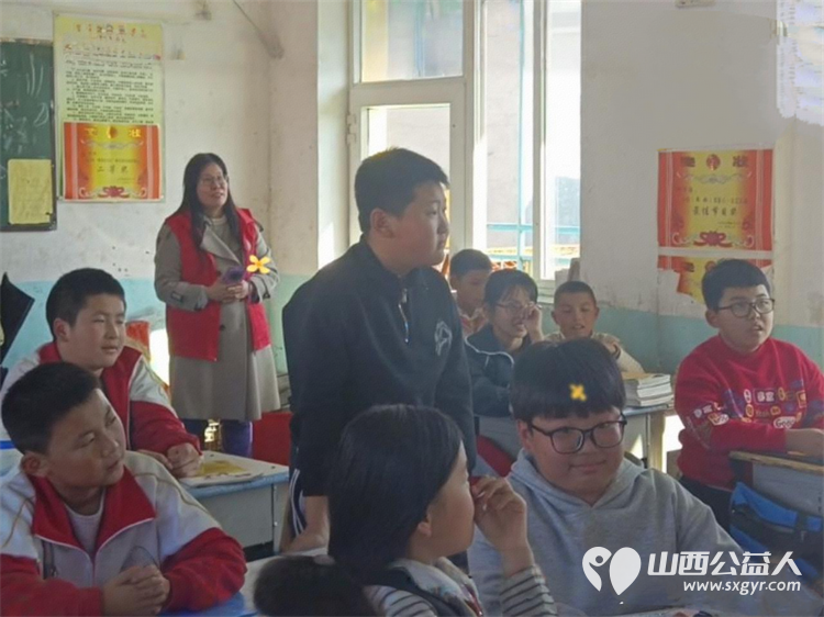 长治市善泽留守困境儿童救助协会和沁县西关小学一场关于爱与希望的双向奔赴临风堂郭校长将孩子们此前创作的国画作品精心装裱后送回学校 - 第12张 - 山西公益人 长治市善泽留守困境儿童救助协会和沁县西关小学一场关于爱与希望的双向奔赴临风堂郭校长将孩子们此前创作的国画作品精心装裱后送回学校 - 第12张