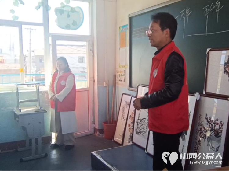 长治市善泽留守困境儿童救助协会和沁县西关小学一场关于爱与希望的双向奔赴临风堂郭校长将孩子们此前创作的国画作品精心装裱后送回学校 - 第4张 - 山西公益人 长治市善泽留守困境儿童救助协会和沁县西关小学一场关于爱与希望的双向奔赴临风堂郭校长将孩子们此前创作的国画作品精心装裱后送回学校 - 第4张