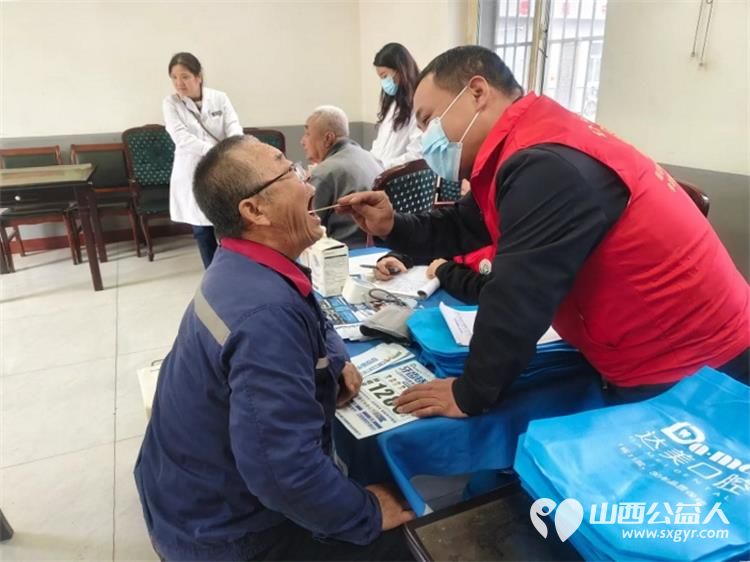 介休市敬老协会孝善行之敬老爱老助老活动2025年10月15日走进连福镇邬城店为村里60岁以上所有老人爱心理发量血压测血糖测视力白内障检查口腔检查 - 第9张 - 山西公益人 介休市敬老协会孝善行之敬老爱老助老活动2025年10月15日走进连福镇邬城店为村里60岁以上所有老人爱心理发量血压测血糖测视力白内障检查口腔检查 - 第9张
