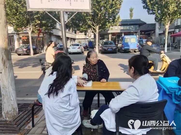 介休市敬老协会孝善行之敬老爱老助老活动2025年10月15日走进东南街道段家巷社区为社区所有老人爱心理发量血压测视力口腔检查 - 第10张 - 山西公益人 介休市敬老协会孝善行之敬老爱老助老活动2025年10月15日走进东南街道段家巷社区为社区所有老人爱心理发量血压测视力口腔检查 - 第10张