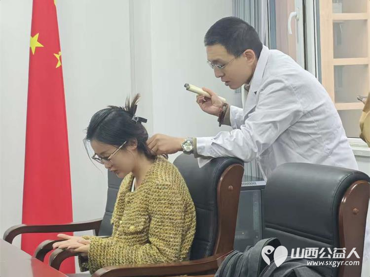 太原市中医应急救援队分队在队长霍素文的带领下走进太原市大同商会开展岐黄护健康公益义诊活动 - 第9张 - 山西公益人 太原市中医应急救援队分队在队长霍素文的带领下走进太原市大同商会开展岐黄护健康公益义诊活动 - 第9张