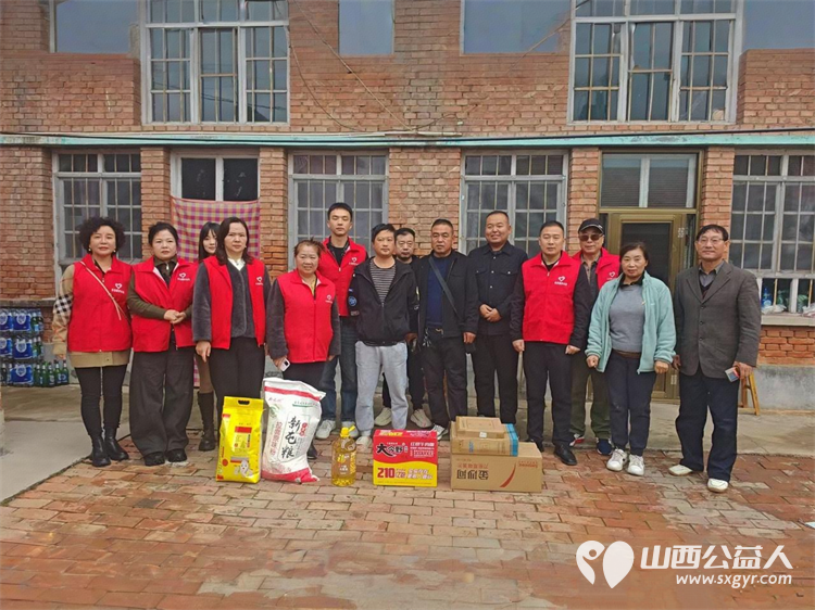 长治市圆梦公益组织志愿者去平顺县苗庄镇东五马村看望因病致困的贫困户赠送米面油及慰问金 - 第3张 - 山西公益人 长治市圆梦公益组织志愿者去平顺县苗庄镇东五马村看望因病致困的贫困户赠送米面油及慰问金 - 第3张