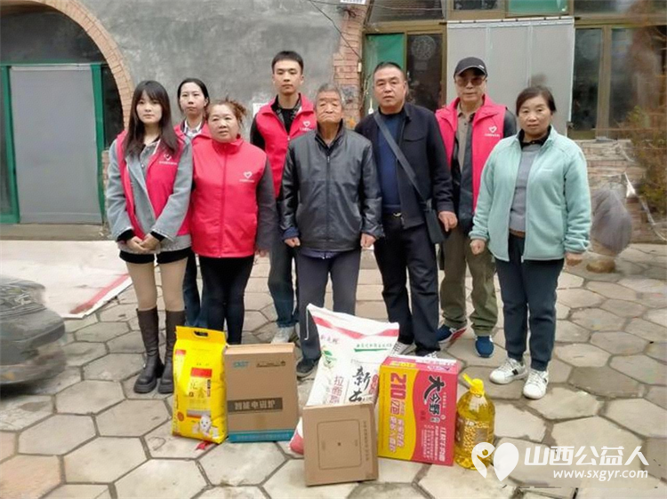 长治市圆梦公益组织志愿者去平顺县苗庄镇东五马村看望因病致困的贫困户赠送米面油及慰问金 - 第5张 - 山西公益人 长治市圆梦公益组织志愿者去平顺县苗庄镇东五马村看望因病致困的贫困户赠送米面油及慰问金 - 第5张