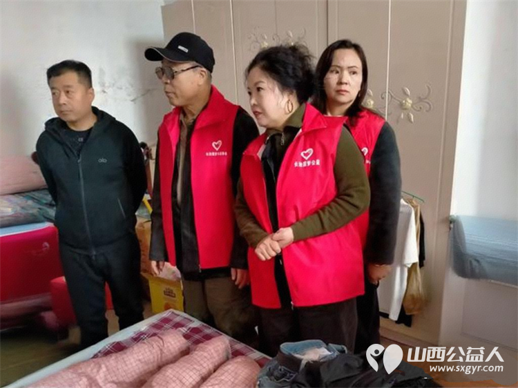 长治市圆梦公益组织志愿者去平顺县苗庄镇东五马村看望因病致困的贫困户赠送米面油及慰问金 - 第21张 - 山西公益人 长治市圆梦公益组织志愿者去平顺县苗庄镇东五马村看望因病致困的贫困户赠送米面油及慰问金 - 第21张