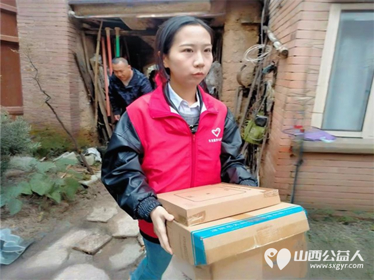 长治市圆梦公益组织志愿者去平顺县苗庄镇东五马村看望因病致困的贫困户赠送米面油及慰问金 - 第14张 - 山西公益人 长治市圆梦公益组织志愿者去平顺县苗庄镇东五马村看望因病致困的贫困户赠送米面油及慰问金 - 第14张