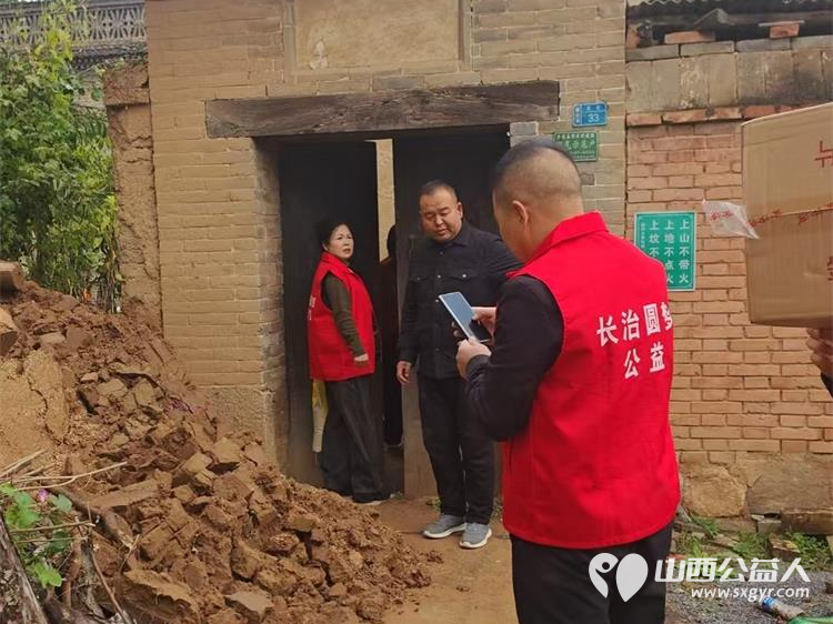 长治市圆梦公益组织志愿者去平顺县苗庄镇东五马村看望因病致困的贫困户赠送米面油及慰问金 - 第24张 - 山西公益人 长治市圆梦公益组织志愿者去平顺县苗庄镇东五马村看望因病致困的贫困户赠送米面油及慰问金 - 第24张