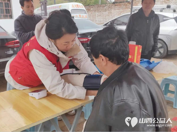 晋中市义工协会“志”美乡村志愿服务走进榆次区寨底村开展文化传播环境整治健康服务公益理发等多个志愿服务 - 第3张