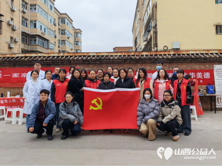 志愿服务进社区健康活动暖人心 介休市敬老协会2025年10月22日走进介休市北关街道新华南街社区为社区所有老人们爱心理发义诊 - 第3张 - 山西公益人 志愿服务进社区健康活动暖人心 介休市敬老协会2025年10月22日走进介休市北关街道新华南街社区为社区所有老人们爱心理发义诊 - 第3张