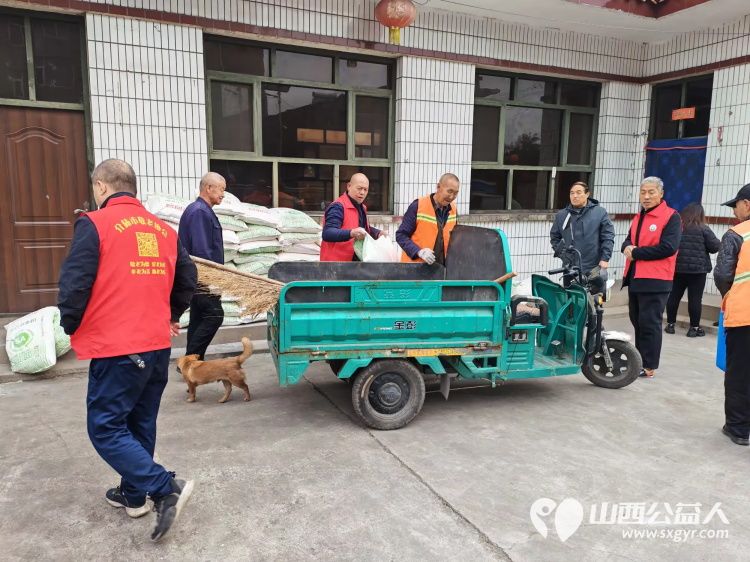 岁岁重阳今又重阳 介休市敬老协会2025年10月23日重阳节敬老活动在义安镇南盐场村举行为南盐场70岁以上老人每人一袋50斤金沙河麦芯面粉 - 第23张 - 山西公益人 岁岁重阳今又重阳 介休市敬老协会2025年10月23日重阳节敬老活动在义安镇南盐场村举行为南盐场70岁以上老人每人一袋50斤金沙河麦芯面粉 - 第23张