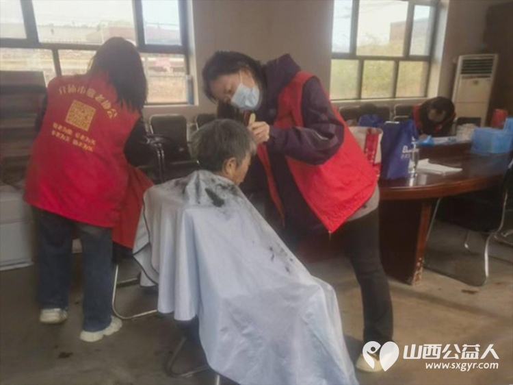 岁岁重阳今又重阳 介休市敬老协会2025年10月23日重阳节敬老活动在义安镇南盐场村举行为南盐场70岁以上老人每人一袋50斤金沙河麦芯面粉 - 第32张 - 山西公益人 岁岁重阳今又重阳 介休市敬老协会2025年10月23日重阳节敬老活动在义安镇南盐场村举行为南盐场70岁以上老人每人一袋50斤金沙河麦芯面粉 - 第32张