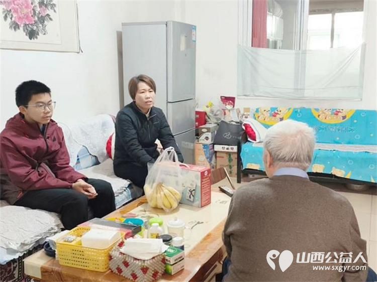 太原市烛光志愿者服务中心志愿者李林英和伙伴们一起去探望了独居的长辈 - 第2张
