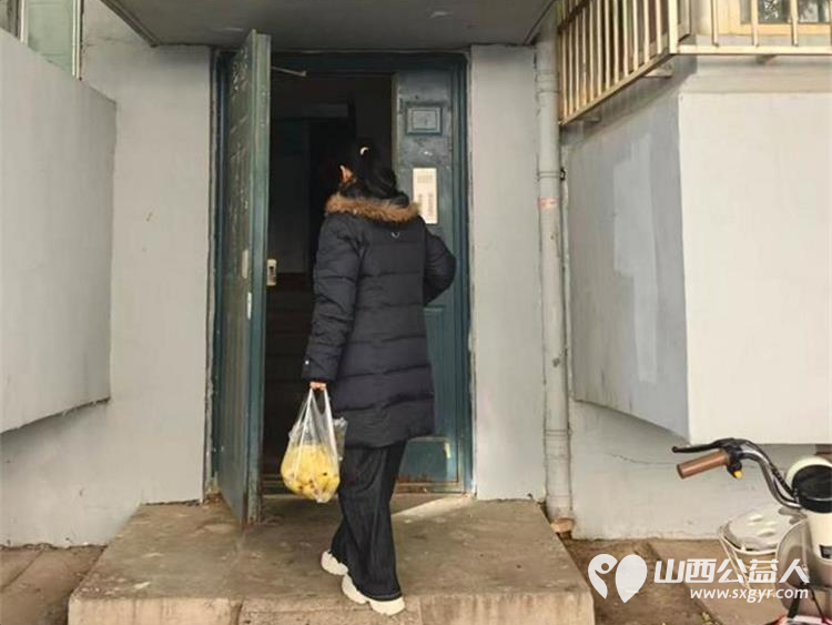 太原市烛光志愿者服务中心志愿者李林英和伙伴们一起去探望了独居的长辈 - 第3张