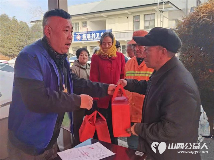 便民服务情暖人心 长治市小雨点公益志愿者协会安宁疗护分会走进潞州区堠北庄街道杨暴村举办义诊义剪为孤寡老人送温暖宣传安宁疗护便民服务活动 - 第13张 - 山西公益人 便民服务情暖人心 长治市小雨点公益志愿者协会安宁疗护分会走进潞州区堠北庄街道杨暴村举办义诊义剪为孤寡老人送温暖宣传安宁疗护便民服务活动 - 第13张