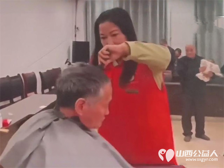 孝亲敬老传美德童心相伴度重阳----长治市善泽留守困境儿童救助协会志愿者和协会帮扶的十多名孩子在屯留中心敬老院举行了善田同耕泽缘重阳敬老活动 - 第35张 - 山西公益人 孝亲敬老传美德童心相伴度重阳----长治市善泽留守困境儿童救助协会志愿者和协会帮扶的十多名孩子在屯留中心敬老院举行了善田同耕泽缘重阳敬老活动 - 第35张