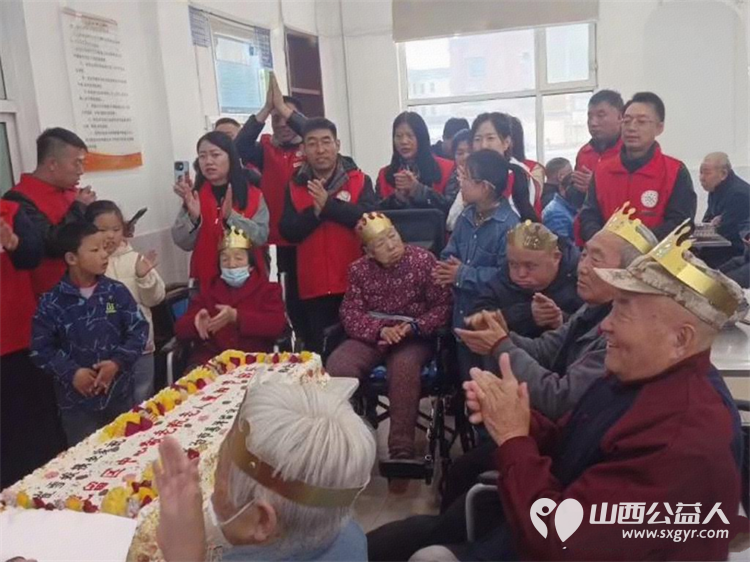 孝亲敬老传美德童心相伴度重阳----长治市善泽留守困境儿童救助协会志愿者和协会帮扶的十多名孩子在屯留中心敬老院举行了善田同耕泽缘重阳敬老活动 - 第12张 - 山西公益人 孝亲敬老传美德童心相伴度重阳----长治市善泽留守困境儿童救助协会志愿者和协会帮扶的十多名孩子在屯留中心敬老院举行了善田同耕泽缘重阳敬老活动 - 第12张