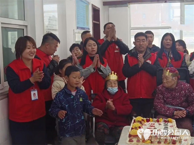 孝亲敬老传美德童心相伴度重阳----长治市善泽留守困境儿童救助协会志愿者和协会帮扶的十多名孩子在屯留中心敬老院举行了善田同耕泽缘重阳敬老活动 - 第11张 - 山西公益人 孝亲敬老传美德童心相伴度重阳----长治市善泽留守困境儿童救助协会志愿者和协会帮扶的十多名孩子在屯留中心敬老院举行了善田同耕泽缘重阳敬老活动 - 第11张