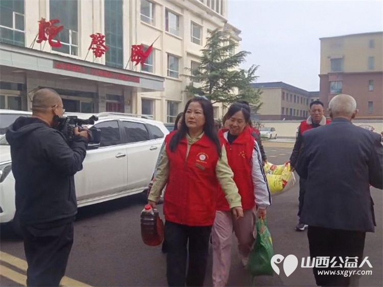 孝亲敬老传美德童心相伴度重阳----长治市善泽留守困境儿童救助协会志愿者和协会帮扶的十多名孩子在屯留中心敬老院举行了善田同耕泽缘重阳敬老活动 - 第43张 - 山西公益人 孝亲敬老传美德童心相伴度重阳----长治市善泽留守困境儿童救助协会志愿者和协会帮扶的十多名孩子在屯留中心敬老院举行了善田同耕泽缘重阳敬老活动 - 第43张