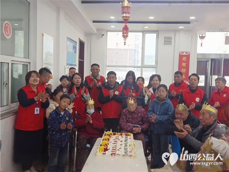 孝亲敬老传美德童心相伴度重阳----长治市善泽留守困境儿童救助协会志愿者和协会帮扶的十多名孩子在屯留中心敬老院举行了善田同耕泽缘重阳敬老活动 - 第9张 - 山西公益人 孝亲敬老传美德童心相伴度重阳----长治市善泽留守困境儿童救助协会志愿者和协会帮扶的十多名孩子在屯留中心敬老院举行了善田同耕泽缘重阳敬老活动 - 第9张