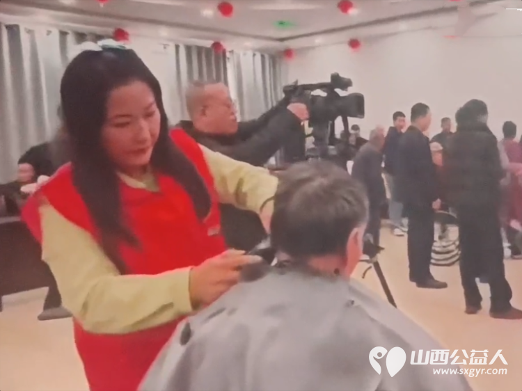 孝亲敬老传美德童心相伴度重阳----长治市善泽留守困境儿童救助协会志愿者和协会帮扶的十多名孩子在屯留中心敬老院举行了善田同耕泽缘重阳敬老活动 - 第34张 - 山西公益人 孝亲敬老传美德童心相伴度重阳----长治市善泽留守困境儿童救助协会志愿者和协会帮扶的十多名孩子在屯留中心敬老院举行了善田同耕泽缘重阳敬老活动 - 第34张