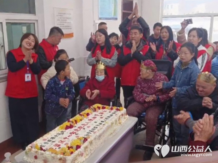 孝亲敬老传美德童心相伴度重阳----长治市善泽留守困境儿童救助协会志愿者和协会帮扶的十多名孩子在屯留中心敬老院举行了善田同耕泽缘重阳敬老活动 - 第10张 - 山西公益人 孝亲敬老传美德童心相伴度重阳----长治市善泽留守困境儿童救助协会志愿者和协会帮扶的十多名孩子在屯留中心敬老院举行了善田同耕泽缘重阳敬老活动 - 第10张