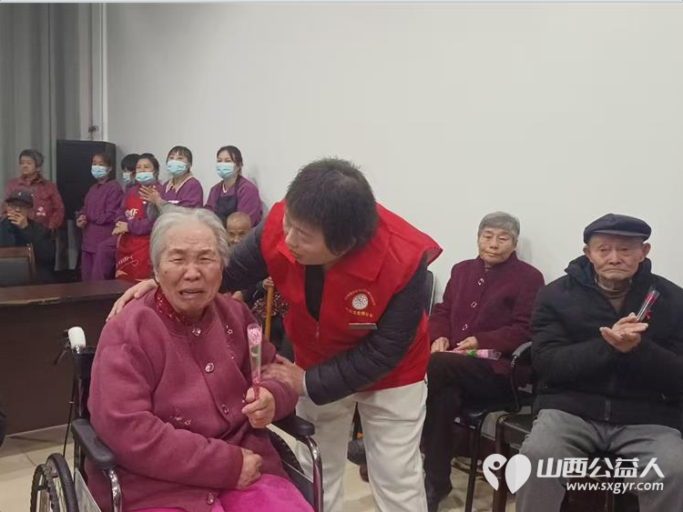 孝亲敬老传美德童心相伴度重阳----长治市善泽留守困境儿童救助协会志愿者和协会帮扶的十多名孩子在屯留中心敬老院举行了善田同耕泽缘重阳敬老活动 - 第32张 - 山西公益人 孝亲敬老传美德童心相伴度重阳----长治市善泽留守困境儿童救助协会志愿者和协会帮扶的十多名孩子在屯留中心敬老院举行了善田同耕泽缘重阳敬老活动 - 第32张