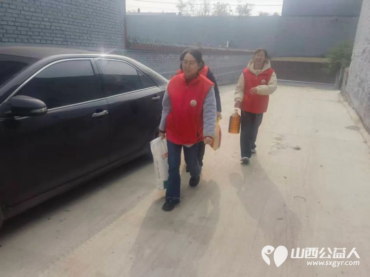 介休市敬老协会开展“重阳敬寿星·温情暖百岁”专项慰问活动去连福村、上岭后村慰问两位百岁老人为老人送上五得利特精粉五常长粒香大米自榨大豆油 - 第5张 - 山西公益人 介休市敬老协会开展“重阳敬寿星·温情暖百岁”专项慰问活动去连福村、上岭后村慰问两位百岁老人为老人送上五得利特精粉五常长粒香大米自榨大豆油 - 第5张