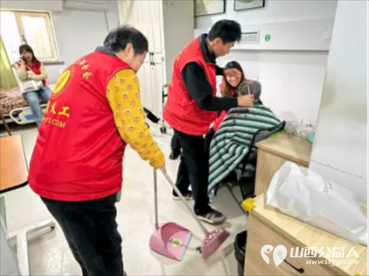 银杏树下爱在重阳 阳泉义工联合会与御康社区联合举办一场充满爱与欢乐的相聚为老人们送上了美好的节日祝福 - 第22张