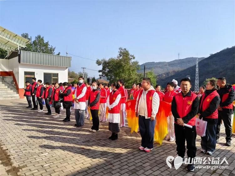 寿阳县卡卡公益志愿者协会携手山西明得煤层气开发有限公司走进阳泉市矿区大南沟村和村里老人们一起过重阳节 - 第13张