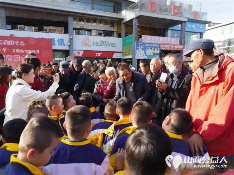 兴县举办 2025年我们的节日·重阳节文明集市暖兴县 主题活动兴县同城爱心公益协会全程贡献志愿力量 - 第7张