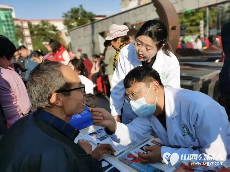 兴县举办 2025年我们的节日·重阳节文明集市暖兴县 主题活动兴县同城爱心公益协会全程贡献志愿力量 - 第6张