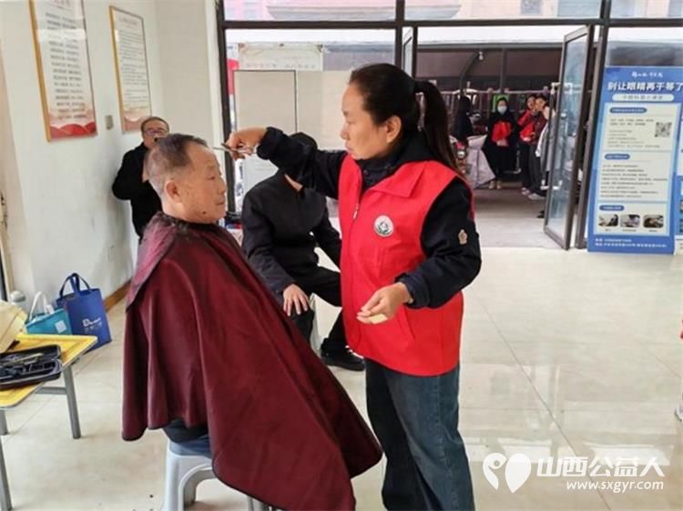 志愿服务进社区健康活动暖人心介休市敬老协会2025年11月5日走进介休市北坛街道文苑街社区为社区所有老人爱心理发义诊 - 第9张 - 山西公益人 志愿服务进社区健康活动暖人心介休市敬老协会2025年11月5日走进介休市北坛街道文苑街社区为社区所有老人爱心理发义诊 - 第9张