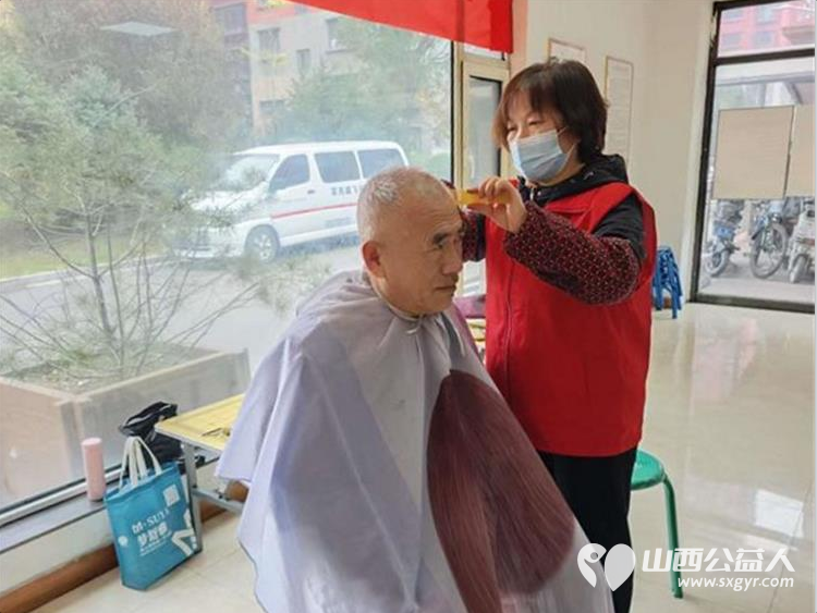 志愿服务进社区健康活动暖人心介休市敬老协会2025年11月5日走进介休市北坛街道文苑街社区为社区所有老人爱心理发义诊 - 第7张 - 山西公益人 志愿服务进社区健康活动暖人心介休市敬老协会2025年11月5日走进介休市北坛街道文苑街社区为社区所有老人爱心理发义诊 - 第7张