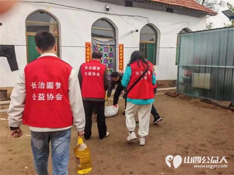 情暖十一月爱心传递 长治圆梦公益志愿者来到长治市武乡县大坪村为残疾老人送去米面油面片方便面现金等生活物资将滴滴爱心汇聚让受助家庭感受到来自社会的温暖与关怀 - 第33张