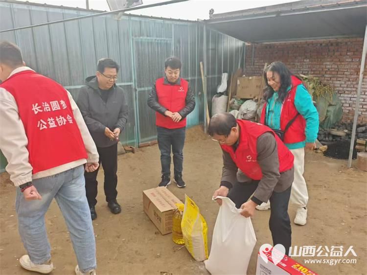 情暖十一月爱心传递 长治圆梦公益志愿者来到长治市武乡县大坪村为残疾老人送去米面油面片方便面现金等生活物资将滴滴爱心汇聚让受助家庭感受到来自社会的温暖与关怀 - 第6张