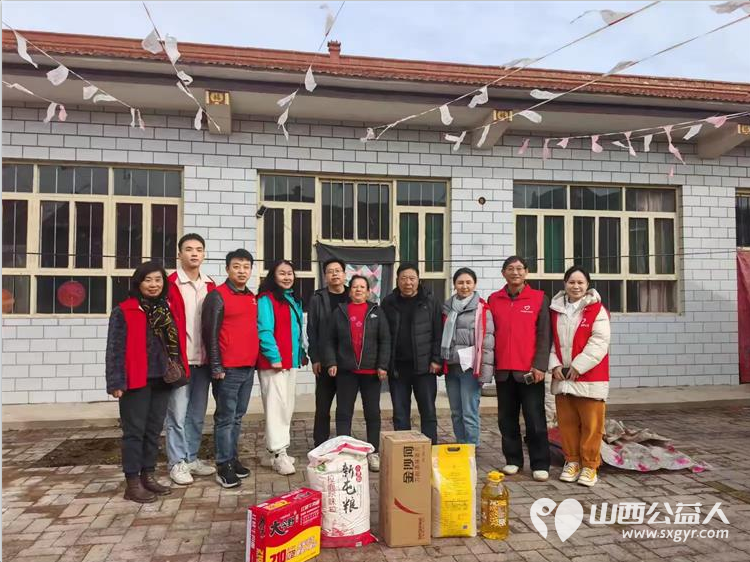 情暖十一月爱心传递 长治圆梦公益志愿者来到长治市武乡县大坪村为残疾老人送去米面油面片方便面现金等生活物资将滴滴爱心汇聚让受助家庭感受到来自社会的温暖与关怀 - 第4张