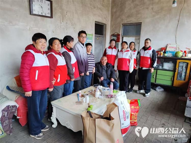 屯留区红十字会赈济救援服务队前往社区和乡镇开展重阳慰问暖人心活动为老人们带去了物质上的帮助 - 第3张
