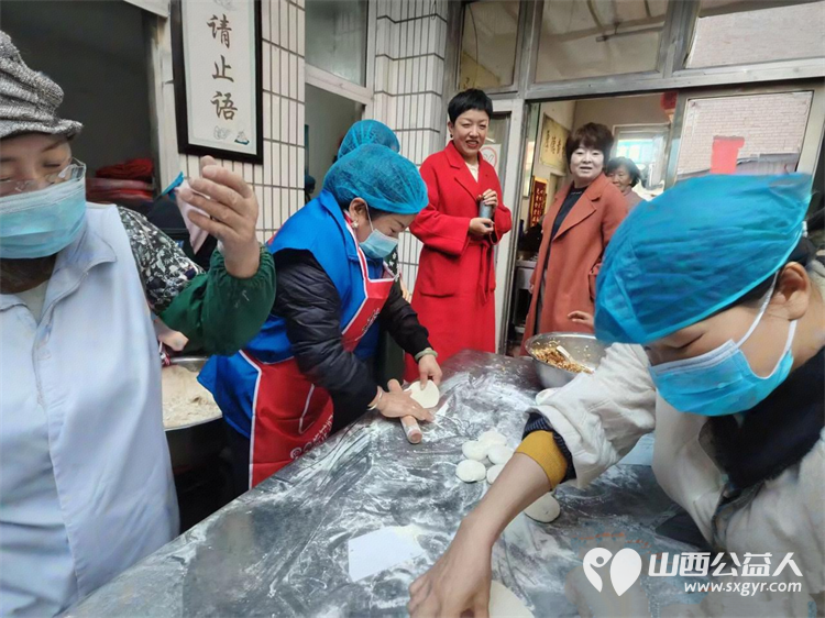 长治市小雨点公益协会思源分会开展立足岗位作贡献主题党课活动主题会议结束后随即在长治市雨花斋二部启动免费供餐活动 - 第12张 - 山西公益人 长治市小雨点公益协会思源分会开展立足岗位作贡献主题党课活动主题会议结束后随即在长治市雨花斋二部启动免费供餐活动 - 第12张