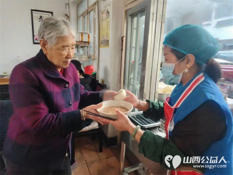 长治市小雨点公益协会思源分会开展立足岗位作贡献主题党课活动主题会议结束后随即在长治市雨花斋二部启动免费供餐活动 - 第15张 - 山西公益人 长治市小雨点公益协会思源分会开展立足岗位作贡献主题党课活动主题会议结束后随即在长治市雨花斋二部启动免费供餐活动 - 第15张