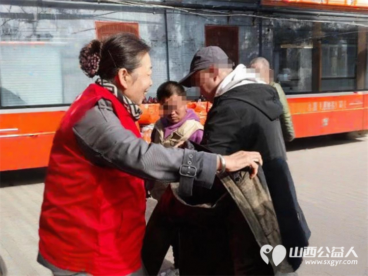 初冬送暖温情守护 长治市爱心妈妈志愿服务协会深入长治市安神医院开展公益慰问活动为这里的特殊群体送上精致棉衣、棉鞋、新鲜大葱和鸡蛋等物资 - 第17张