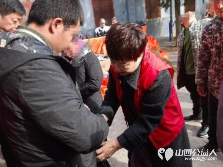 初冬送暖温情守护 长治市爱心妈妈志愿服务协会深入长治市安神医院开展公益慰问活动为这里的特殊群体送上精致棉衣、棉鞋、新鲜大葱和鸡蛋等物资 - 第26张