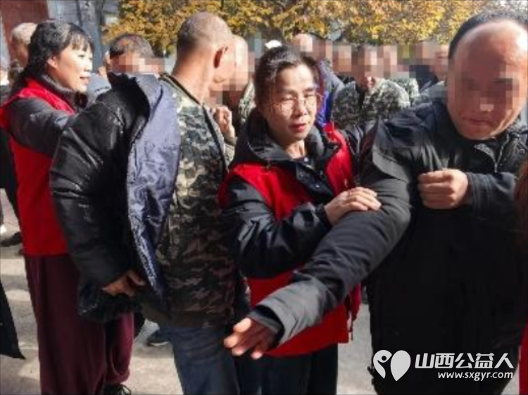 初冬送暖温情守护 长治市爱心妈妈志愿服务协会深入长治市安神医院开展公益慰问活动为这里的特殊群体送上精致棉衣、棉鞋、新鲜大葱和鸡蛋等物资 - 第25张