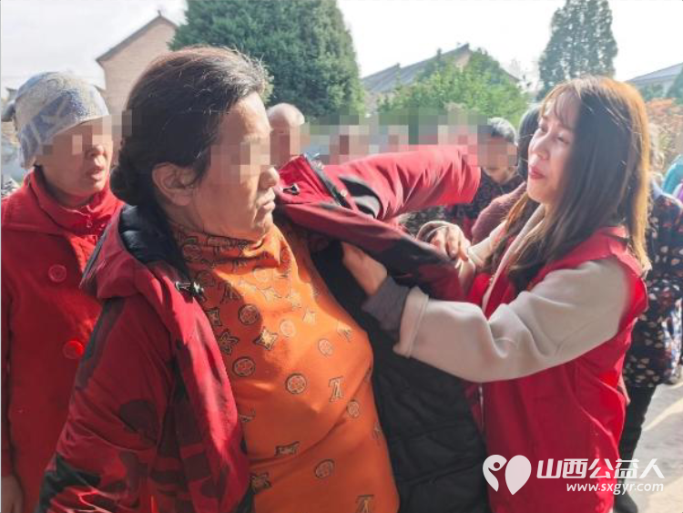 初冬送暖温情守护 长治市爱心妈妈志愿服务协会深入长治市安神医院开展公益慰问活动为这里的特殊群体送上精致棉衣、棉鞋、新鲜大葱和鸡蛋等物资 - 第14张