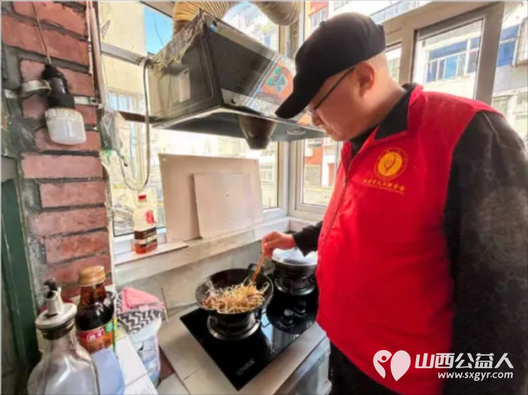 阳泉市义工联合会2025年10月组织义工参加幸福家园敬老服务帮助生活困难老人解决生活上的实际问题 - 第22张